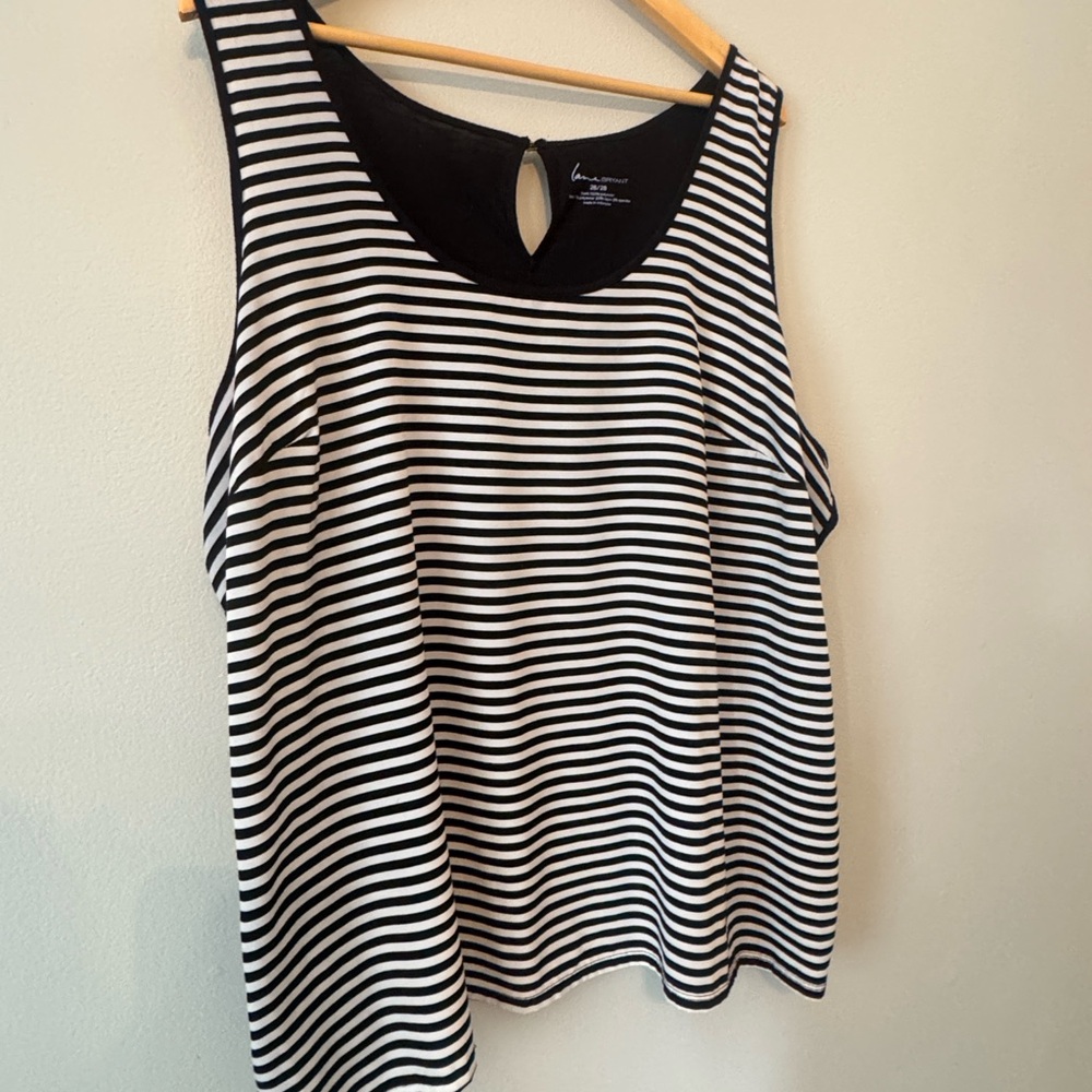 Lane Bryant black and white dressy tank top 26/28W - 3x